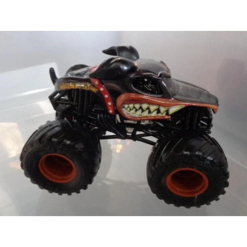 Hot Wheels Monster Truck Loose 1:64 Diecast Monster Mutt Rottweiler